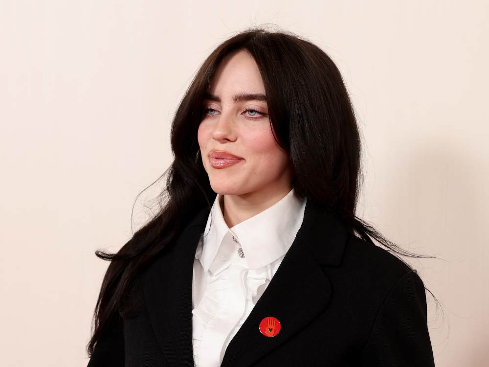 Billie Eilish Faz História: Conquista do Oscar de Melhor Canção e Torna-se a Mais Jovem com 2 Prêmios